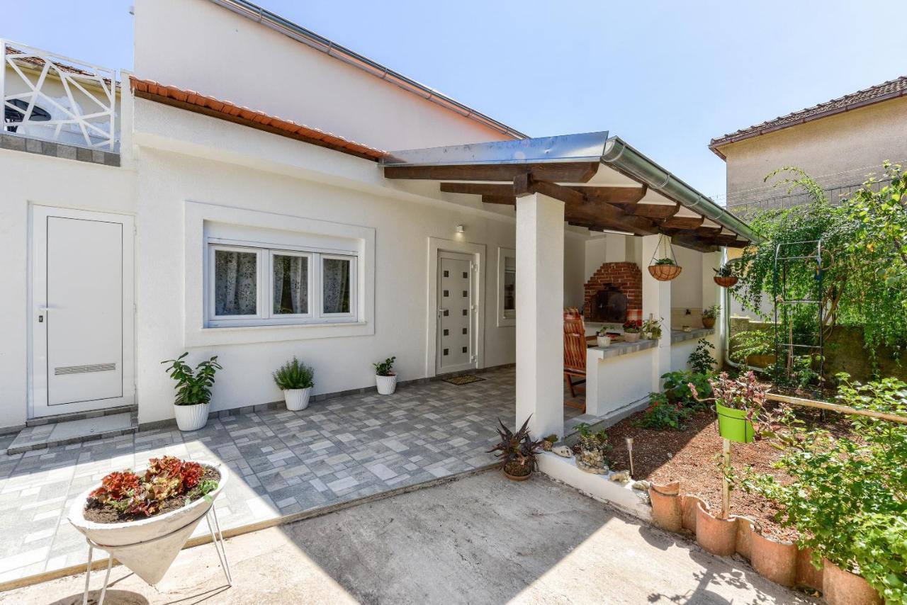 Apartment Yula Zadar Eksteriør bilde